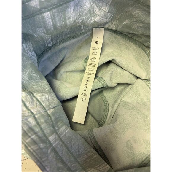 Lululemon NWT Swift Speed High Rise Short 8’ In Teal Size 4 - Picture 6 of 8